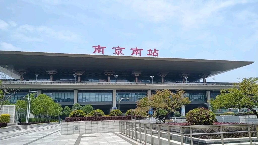 归途添福 | 南京南站新春盛景，埃斯顿酷卓机器人送您满满福气！